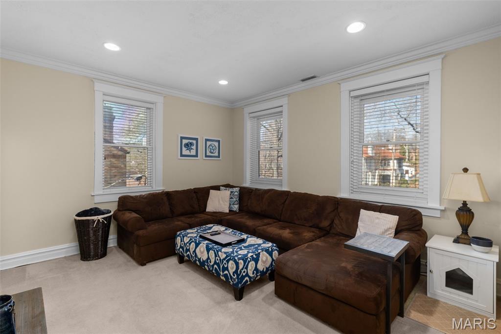 7330 Kingsbury Boulevard