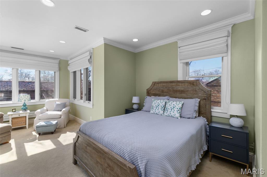 7330 Kingsbury Boulevard