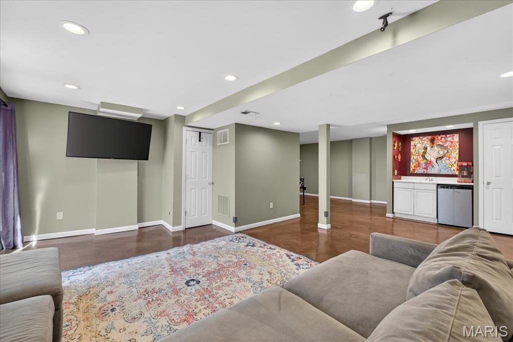 525 Ballas Park Drive