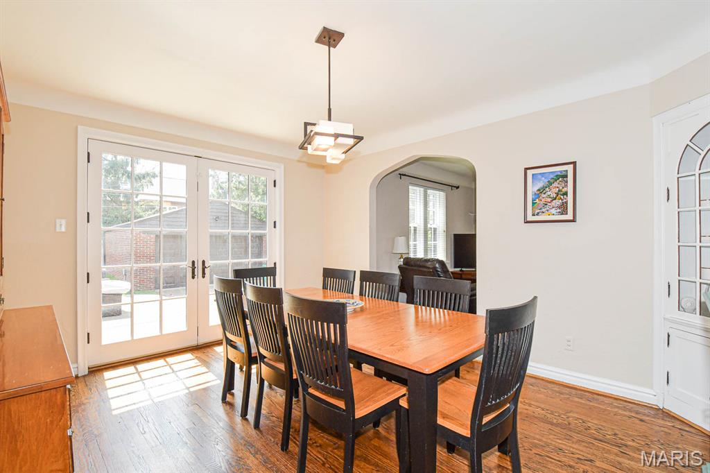 8010 Venetian Drive