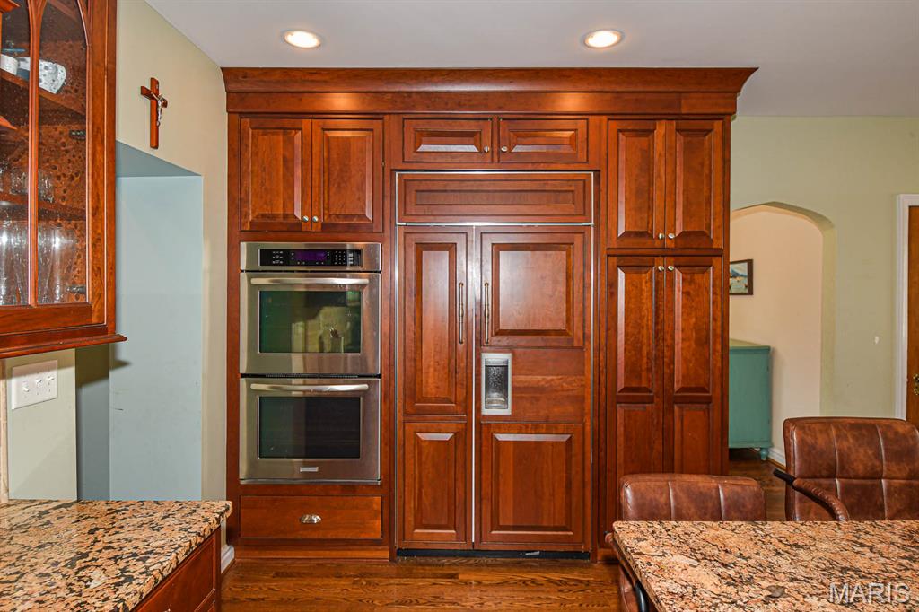 8010 Venetian Drive