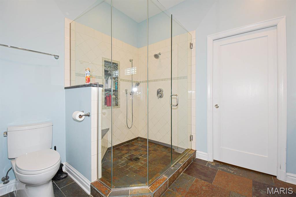 8010 Venetian Drive
