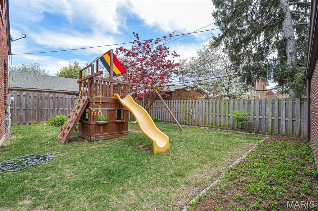 8010 Venetian Drive