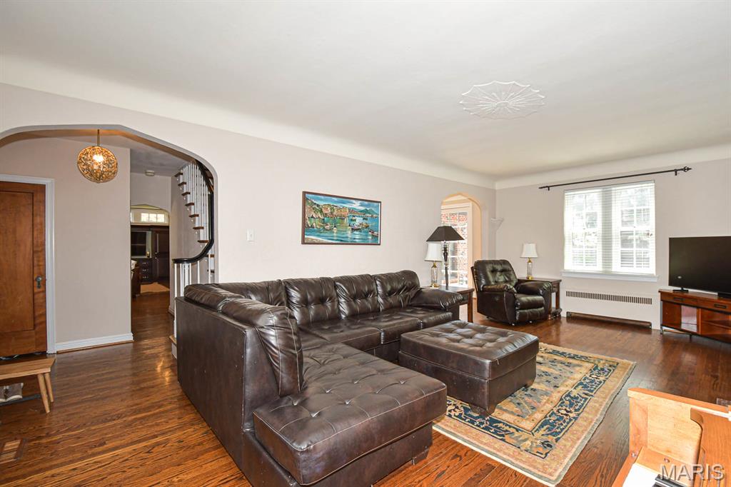 8010 Venetian Drive