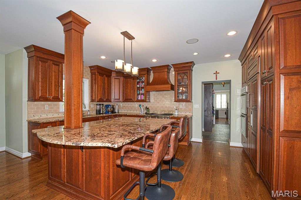 8010 Venetian Drive