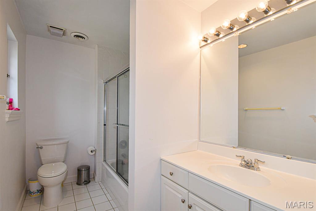 8010 Venetian Drive