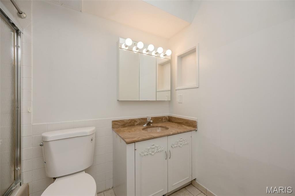 4353 Chateau De Ville Drive Unit: B
