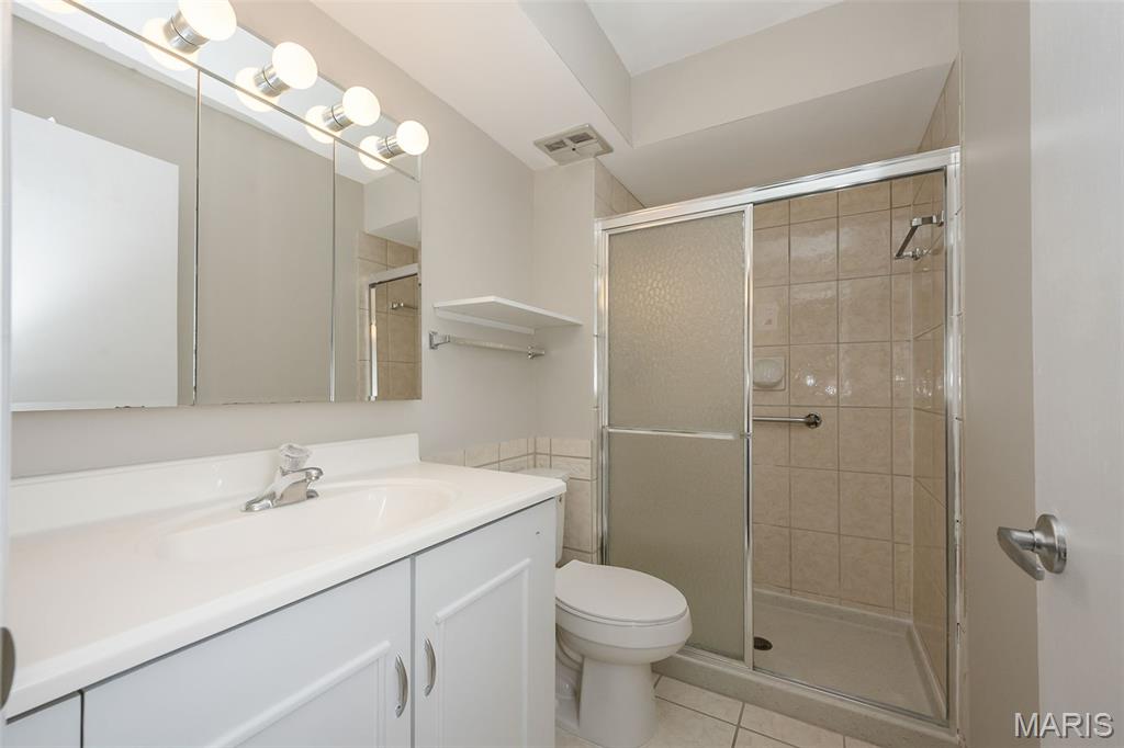 4353 Chateau De Ville Drive Unit: B