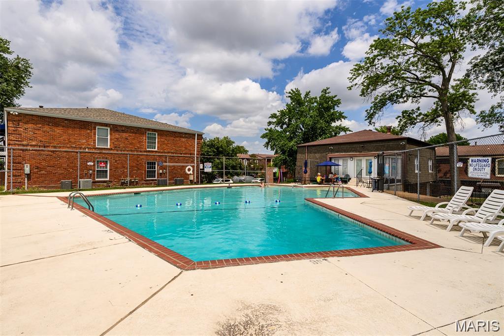 4353 Chateau De Ville Drive Unit: B