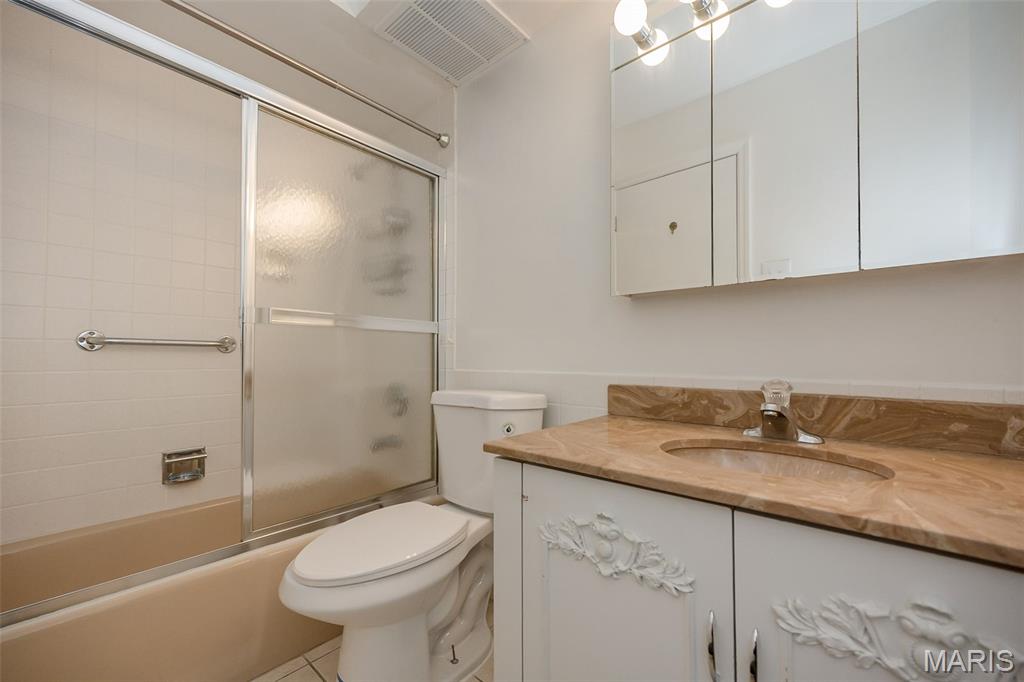 4353 Chateau De Ville Drive Unit: B