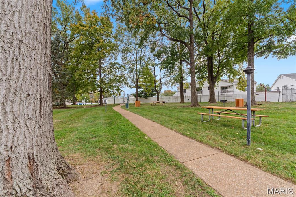 4353 Chateau De Ville Drive Unit: B
