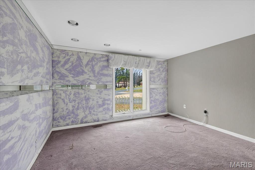 27 Meadowbrook Country Club Estate