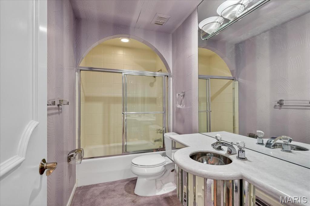 27 Meadowbrook Country Club Estate