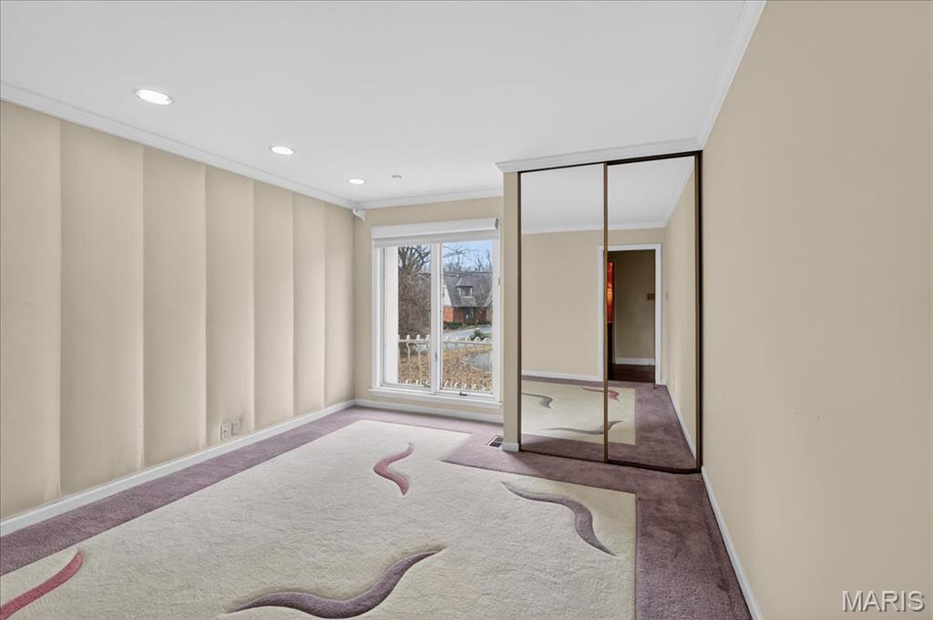 27 Meadowbrook Country Club Estate