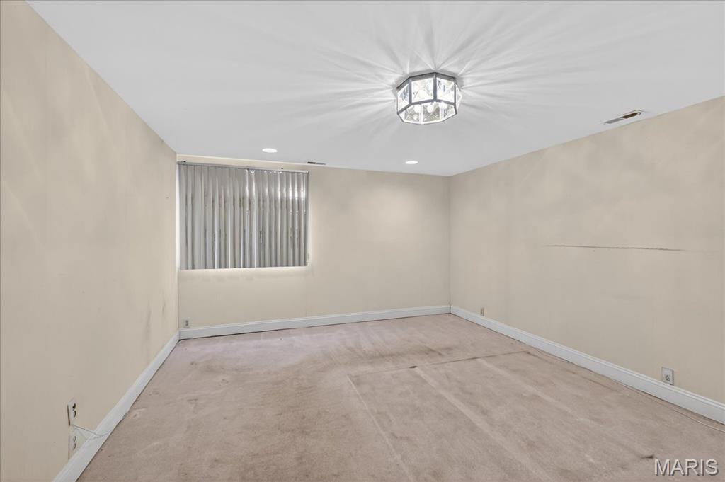 27 Meadowbrook Country Club Estate