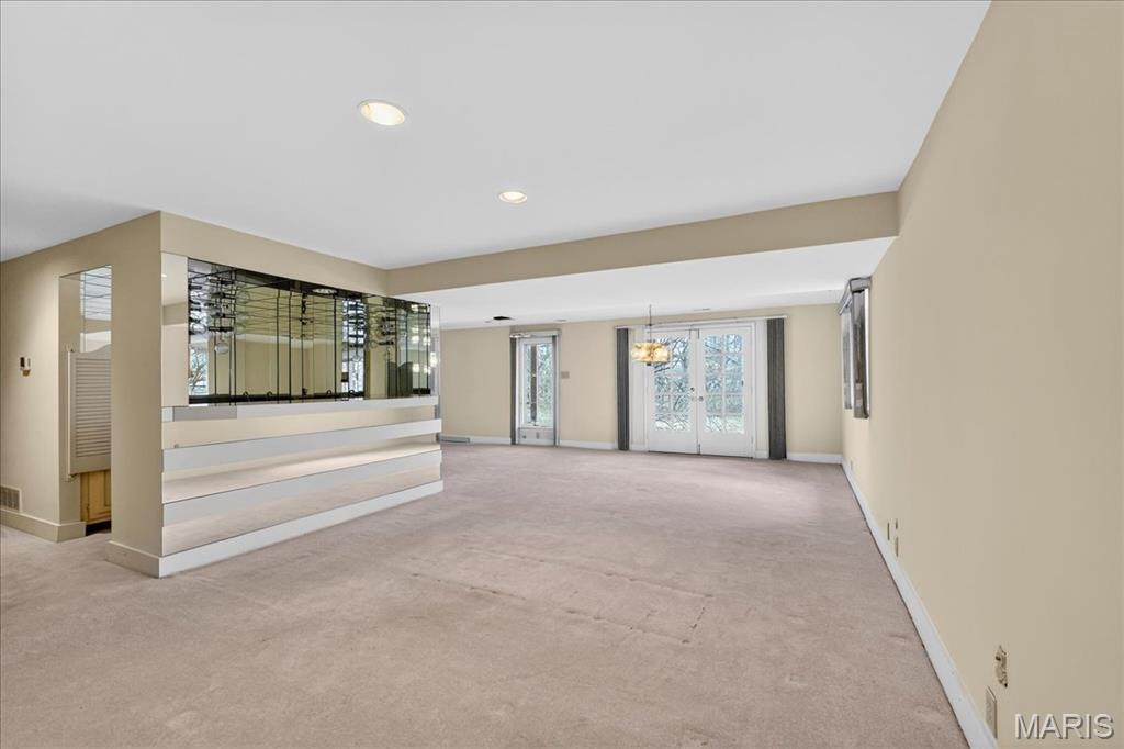 27 Meadowbrook Country Club Estate