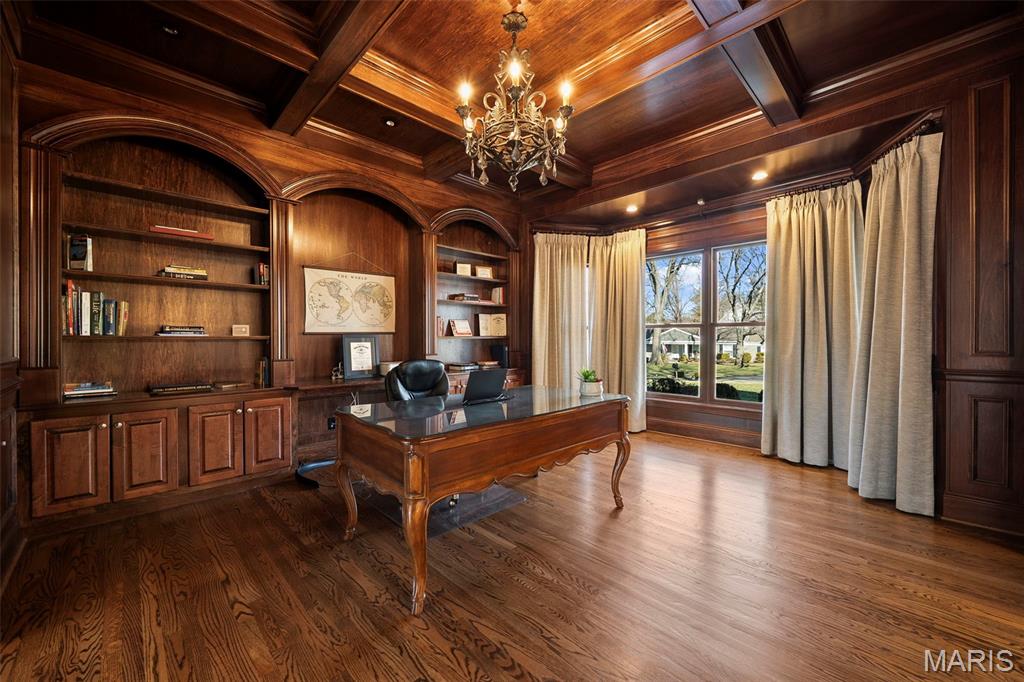 16 Outer Ladue Drive