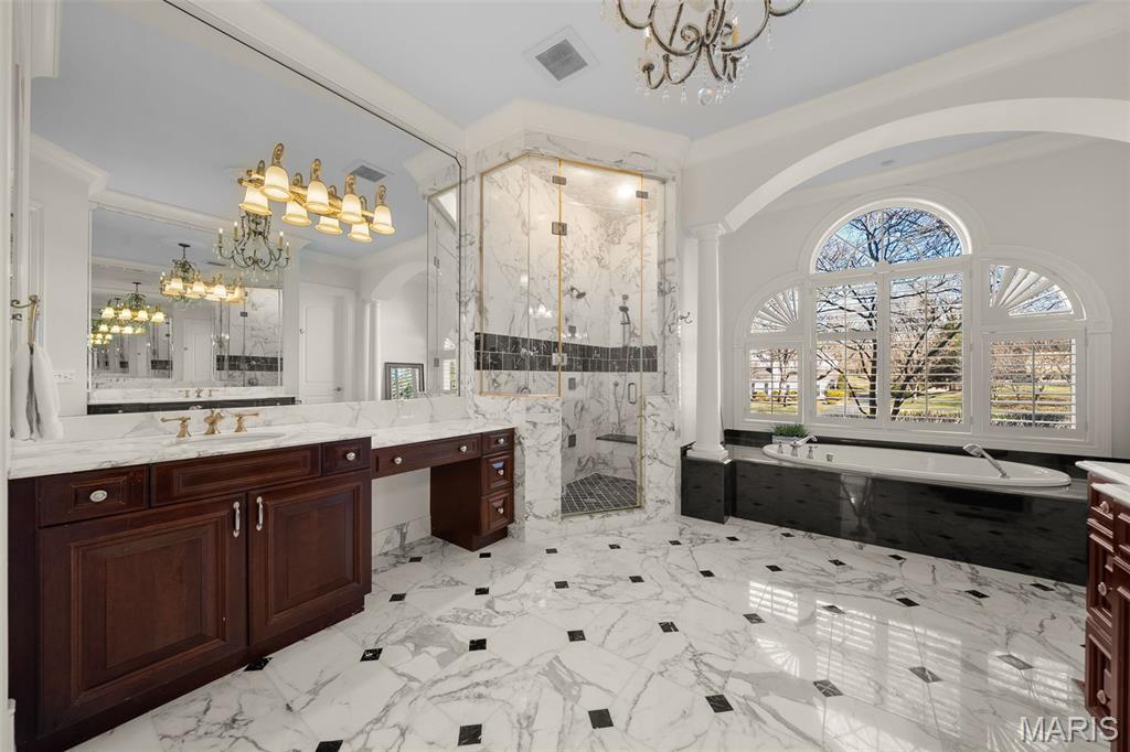 16 Outer Ladue Drive