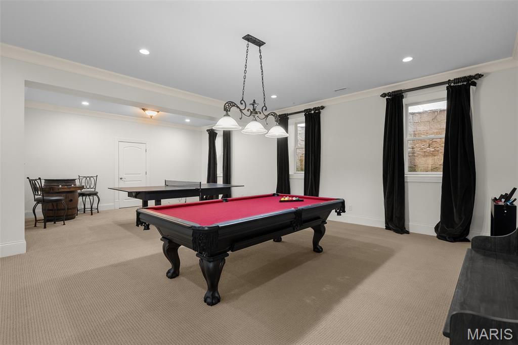 16 Outer Ladue Drive