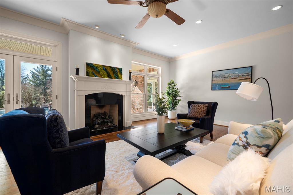 16 Outer Ladue Drive