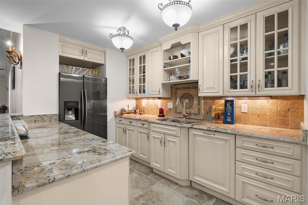 16 Outer Ladue Drive