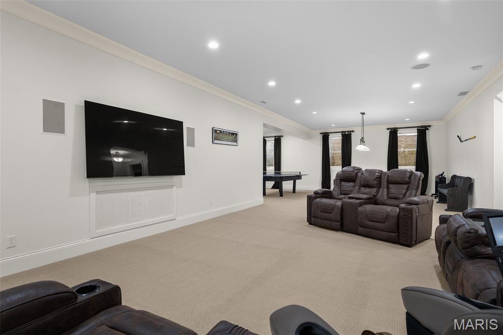 16 Outer Ladue Drive