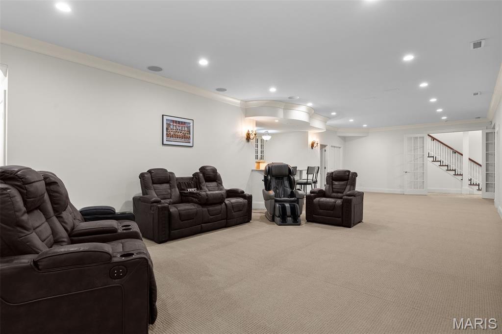 16 Outer Ladue Drive