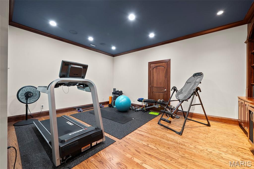 16 Outer Ladue Drive