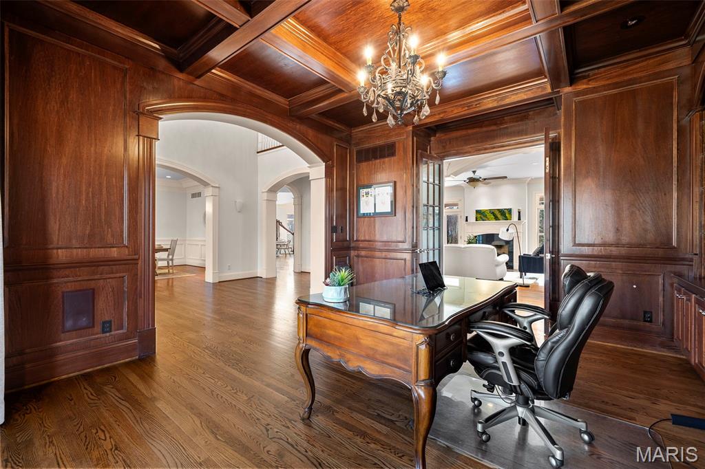 16 Outer Ladue Drive