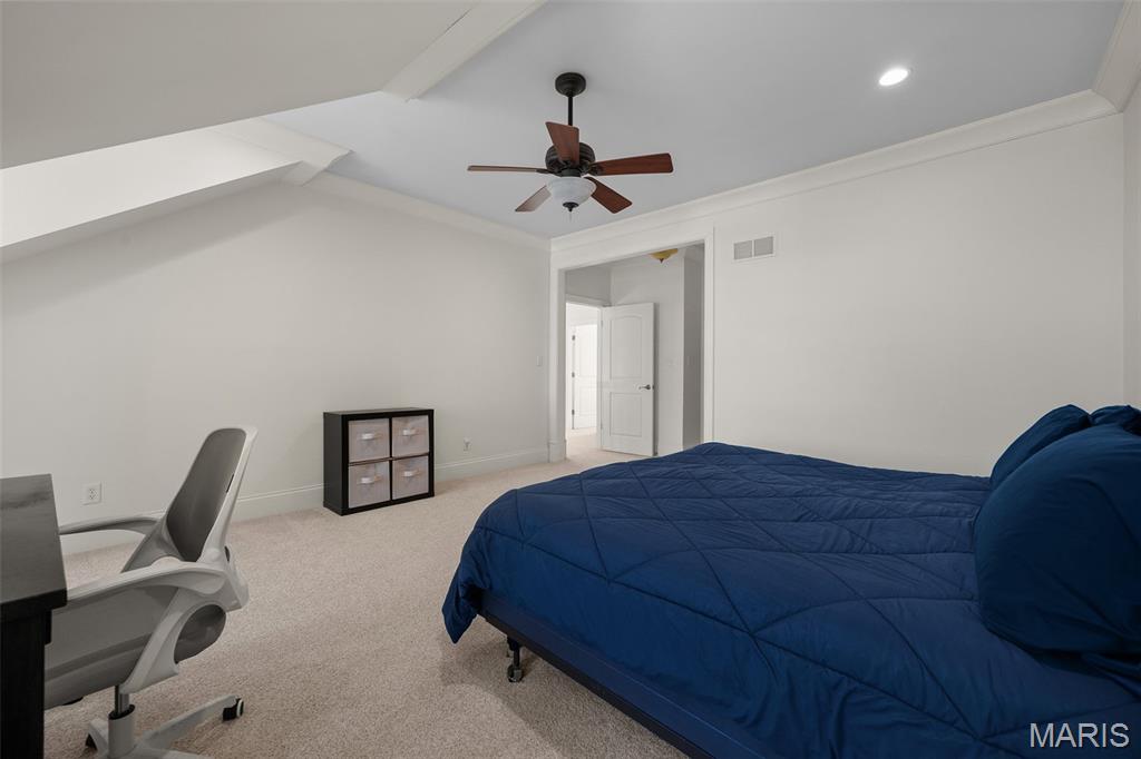 16 Outer Ladue Drive