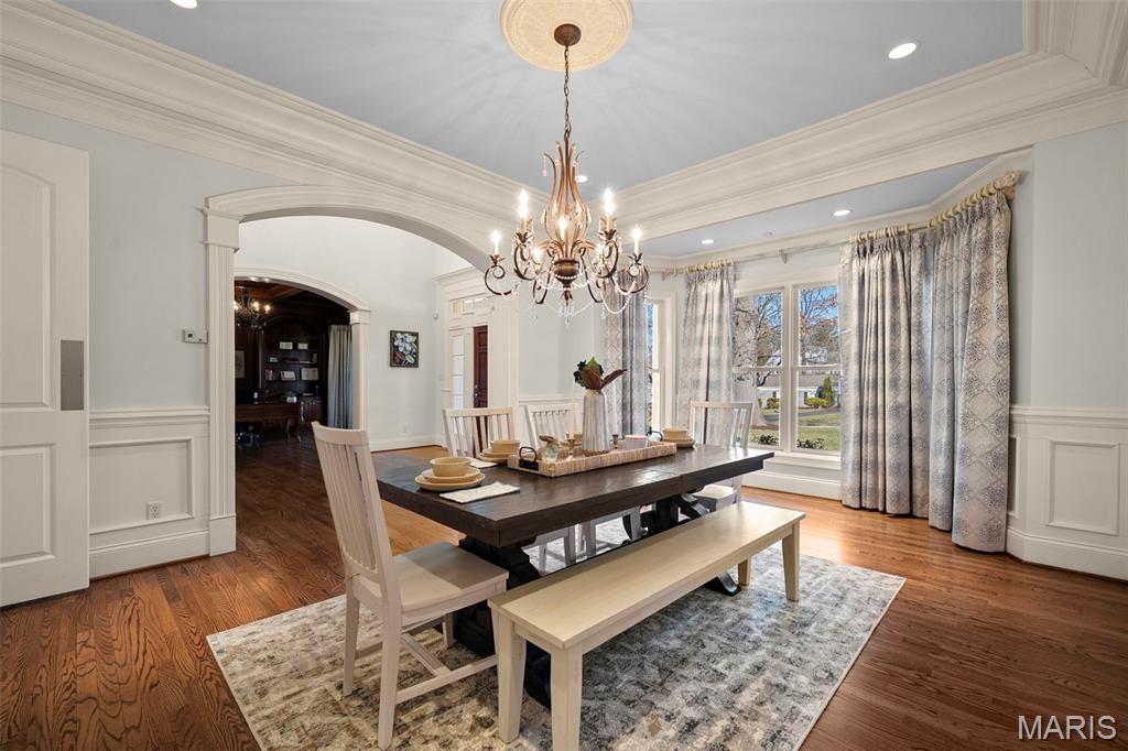 16 Outer Ladue Drive