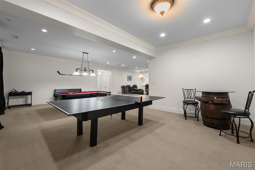 16 Outer Ladue Drive