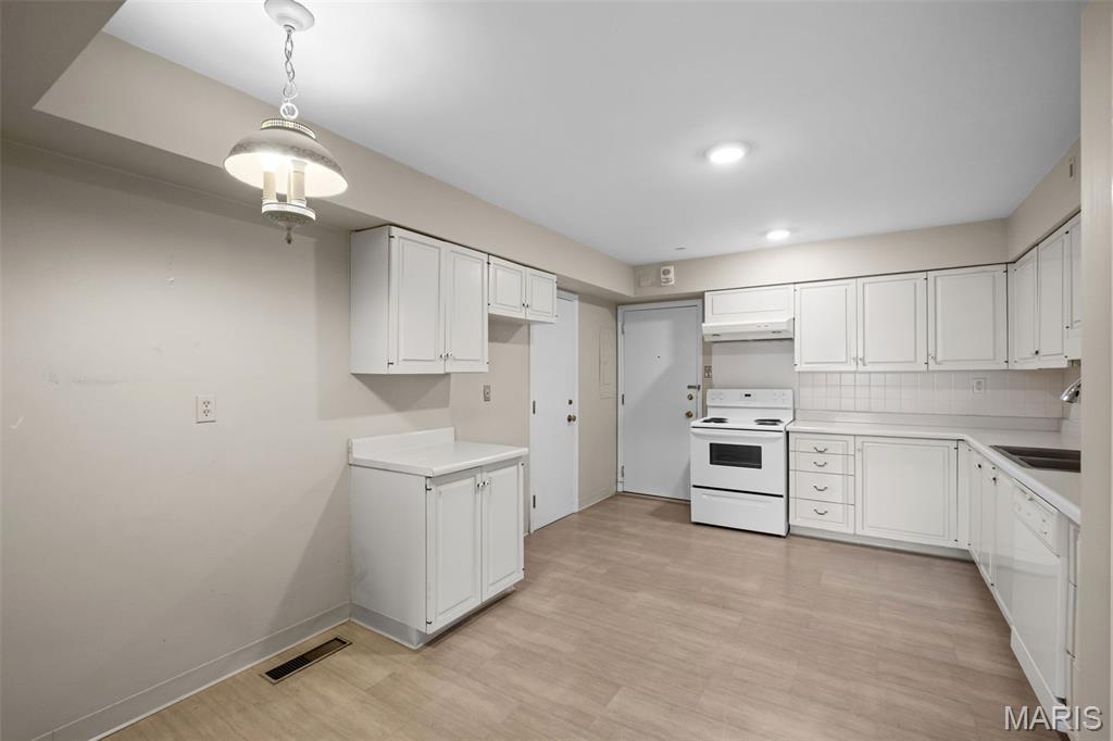 710 S Hanley Road Unit: 7B