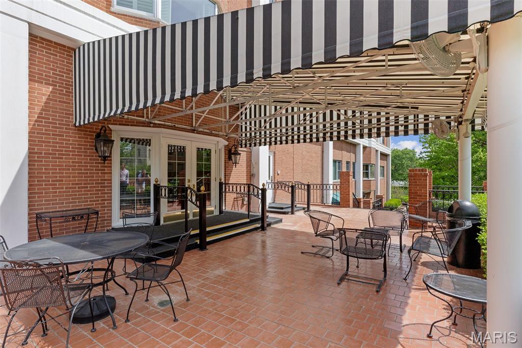 710 S Hanley Road Unit: 7B