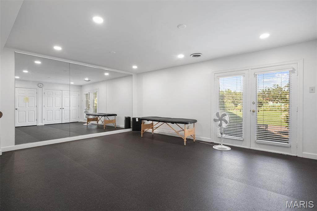 710 S Hanley Road Unit: 7B