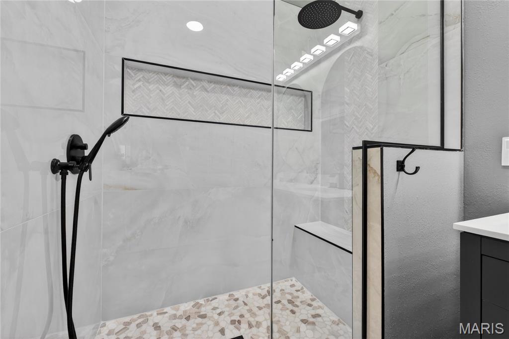 1842 Ridgeview Circle Drive