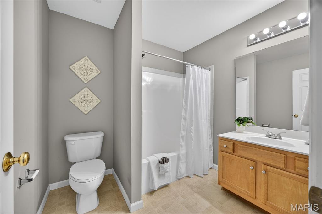 2225 Ameling Manor Drive