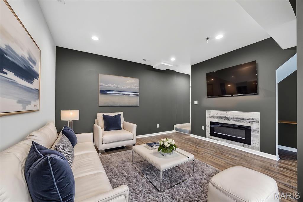 2225 Ameling Manor Drive
