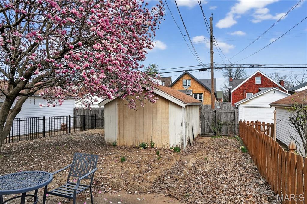 5241 Lindenwood Avenue