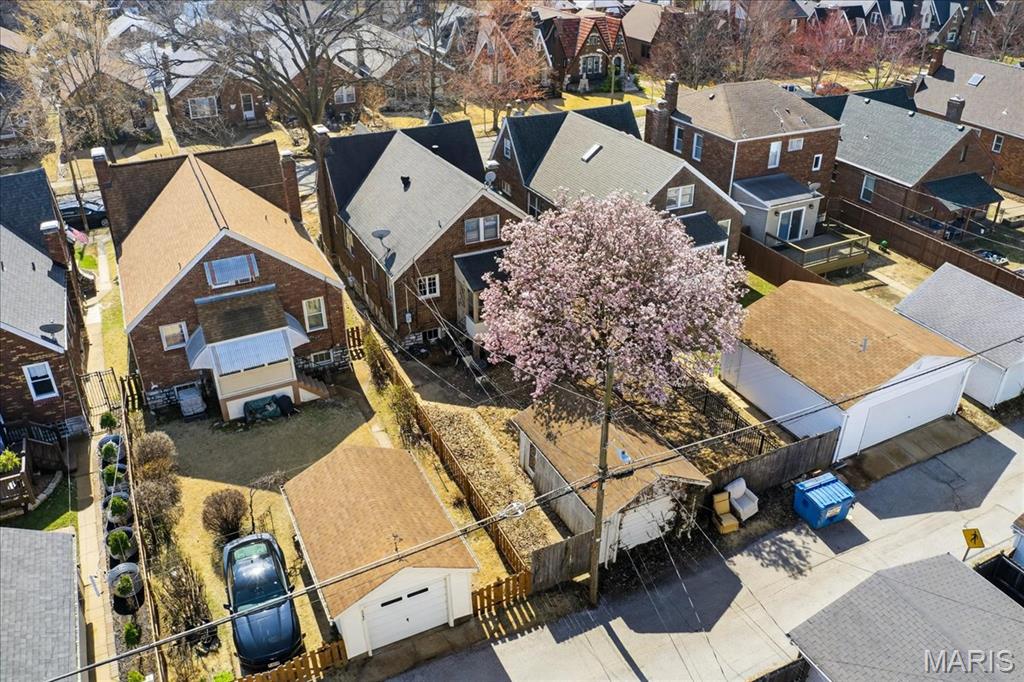 5241 Lindenwood Avenue