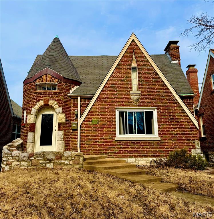 5241 Lindenwood Avenue