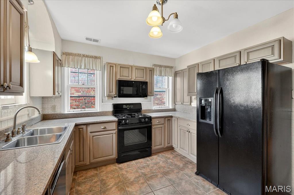 5241 Lindenwood Avenue