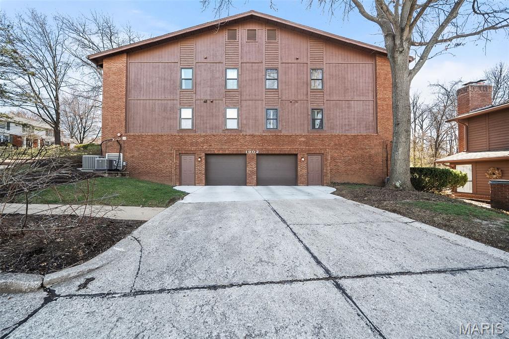 1902 Meadowtree Lane Unit: 1