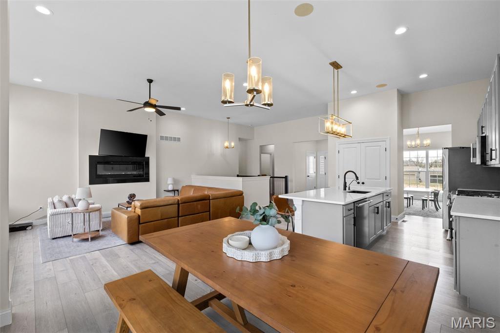 1404 Bloomfield Drive