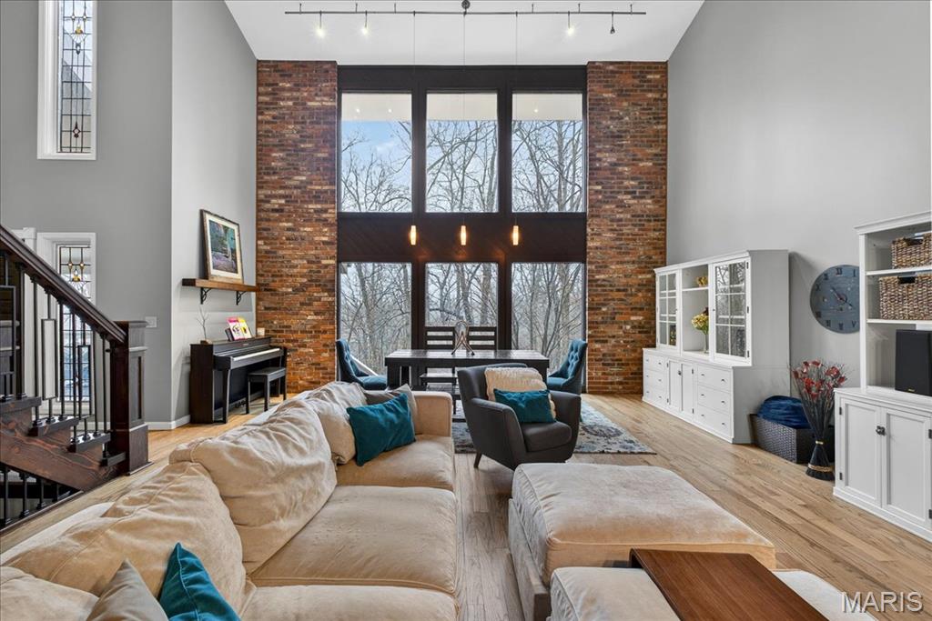 1645 Trotting Trail Road