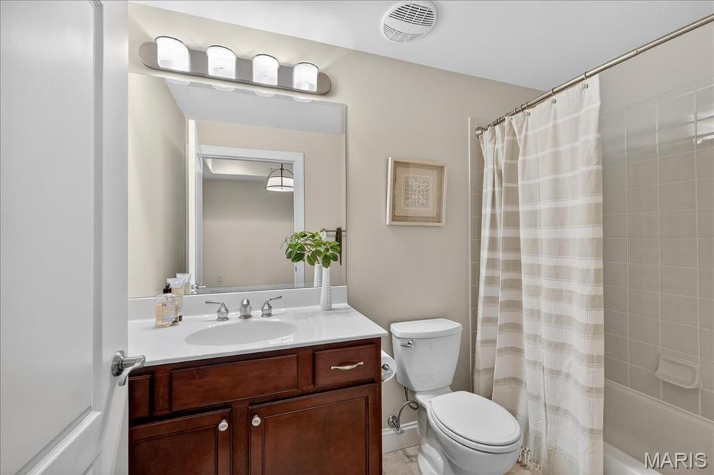 123 W Bodley Avenue Unit: 303