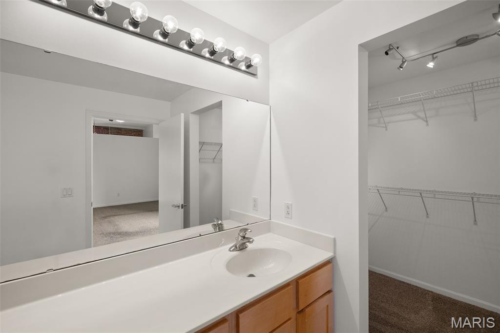 1511 Locust Street Unit: 604