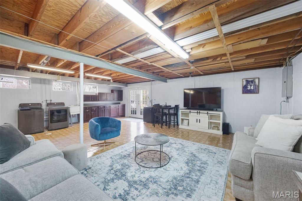 215 Straightoak Court