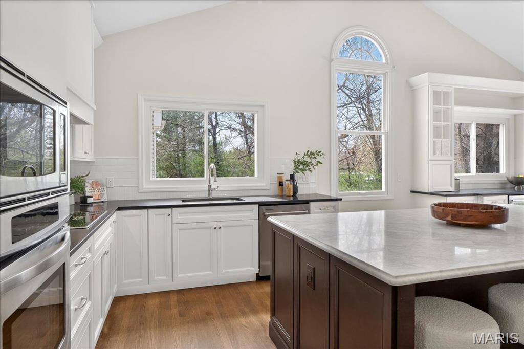 2102 Kehrs Ridge Drive