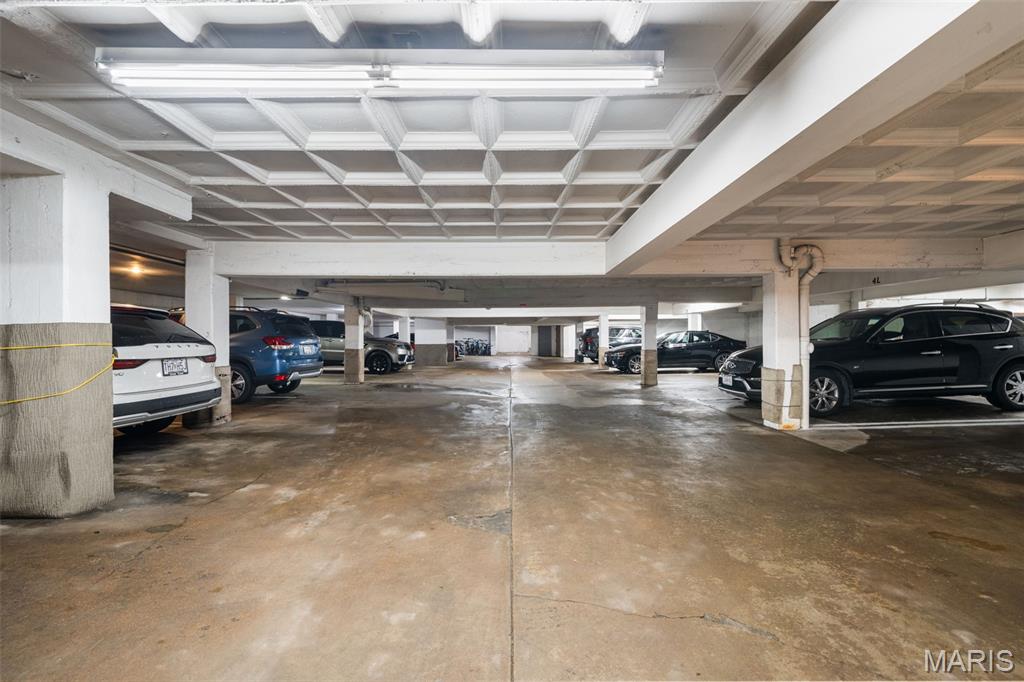 250 S Brentwood Boulevard Unit: 1F